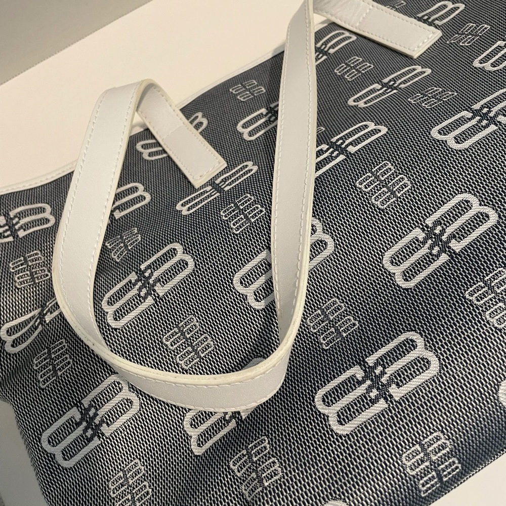 Balenciaga monogram tote - Picture 9 of 9